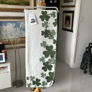 SALE! Docofil St. Patrick's Day White & Green Shamrocks Reversible Throw Blanket